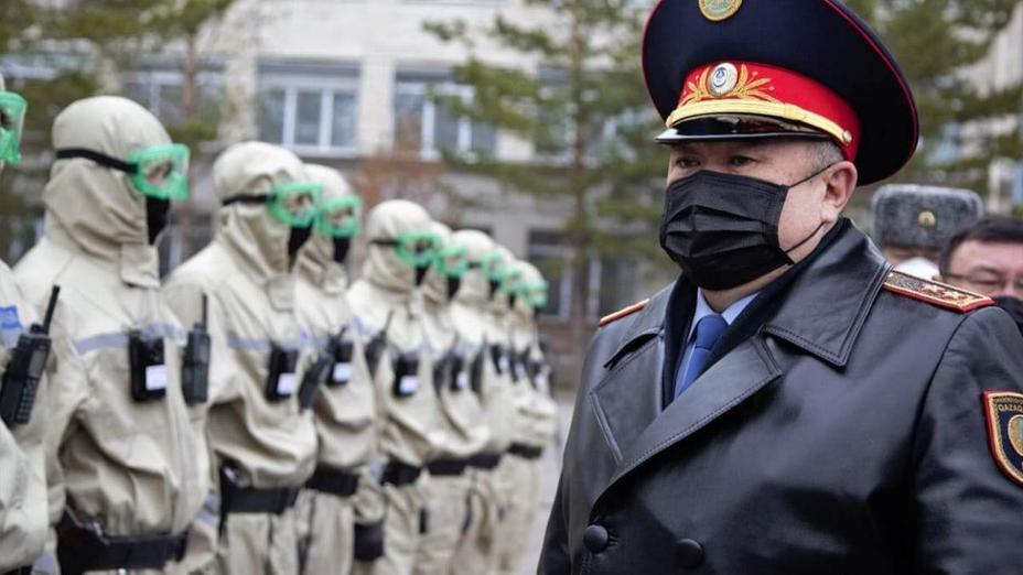 Эпидемияға қарсы күрескені үшін полицияға 11,7 млрд теңге сыйақы беріледі