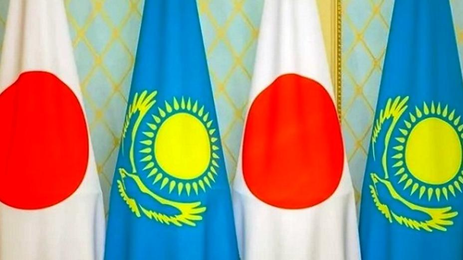 Нұрсұлтан Назарбаев Жапония Парламентінің Қазақстан Республикасымен достық лигасының төрағасы Такео Кавамурамен және лига мүшелерімен кездесті