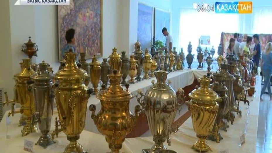 Батыс Қазақстан облысының Дариян ауылында самаурындар көрмесі өтуде