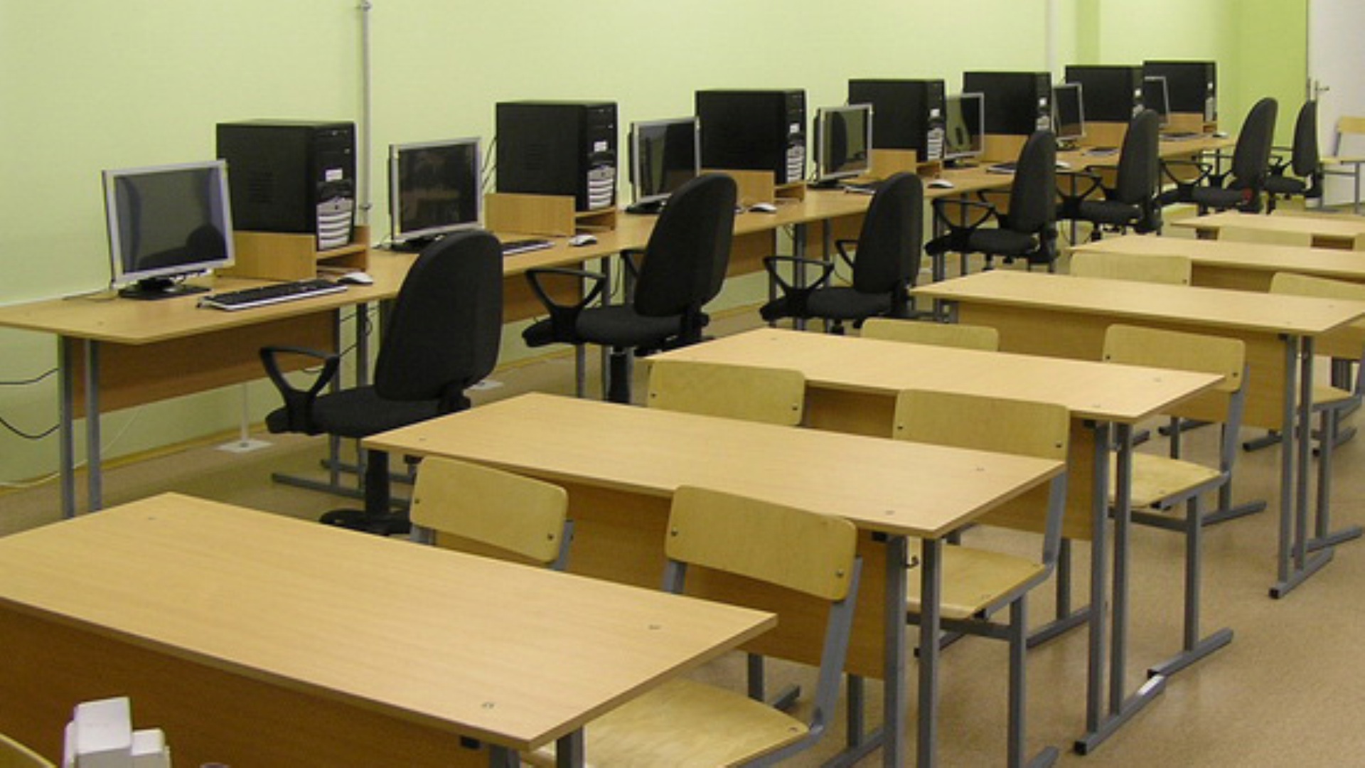 Столы для кабинета информатики в школе