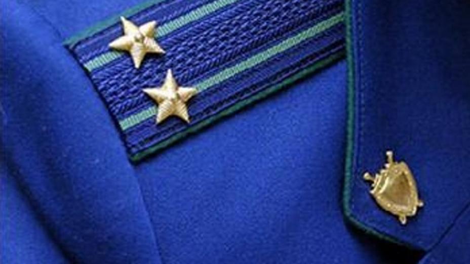 Актюбинские прокуроры наказали сотрудника миграционной полиции за незаконный штраф