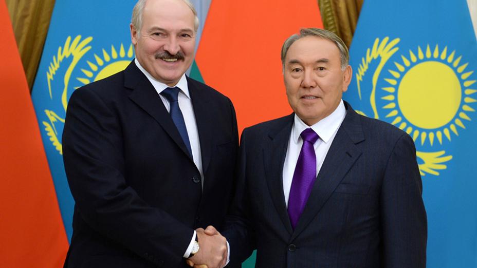 Н.Назарбаев пен А.Лукашенко ЕАЭО туралы шартты ратификациялау мәселесін талқылады