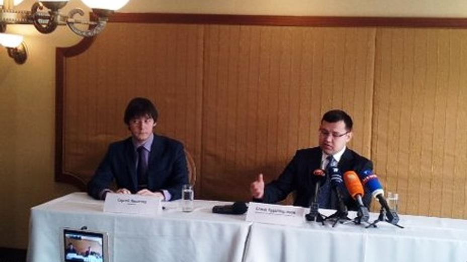 Астанада Қазақстан экономикасын долларсыздандыру мәселесіне қатысты баспасөз мәслихаты өтті