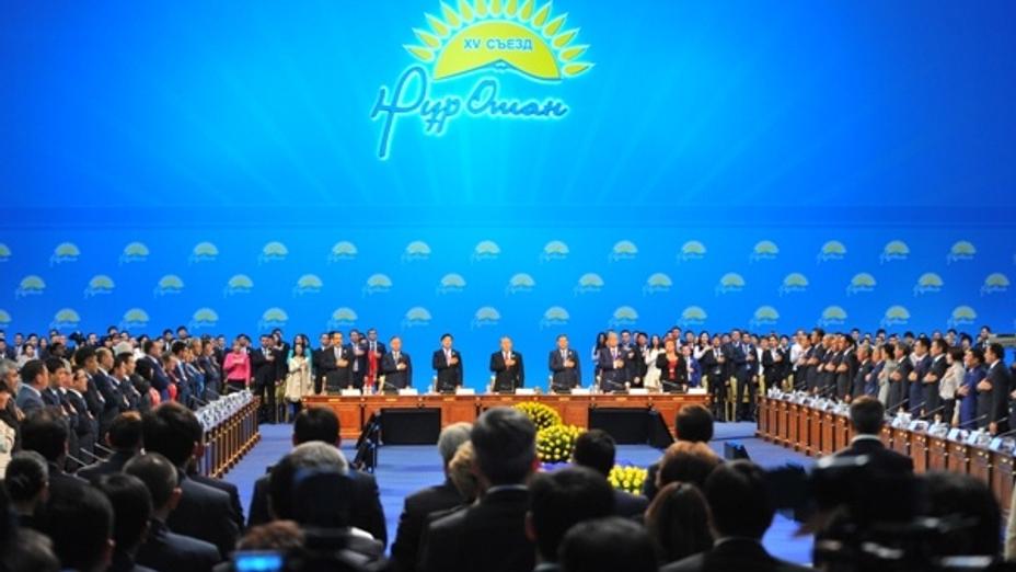 «Нұр Отан» съезінде Кенжеғали Сағадиев ҚР Президенттігіне үміткер ретінде Елбасы Нұрсұлтан Назарбаевты ұсынды