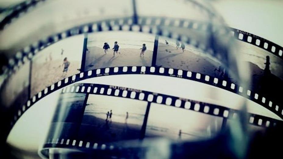 «Сезім мен қадам» драмасын көріңіз