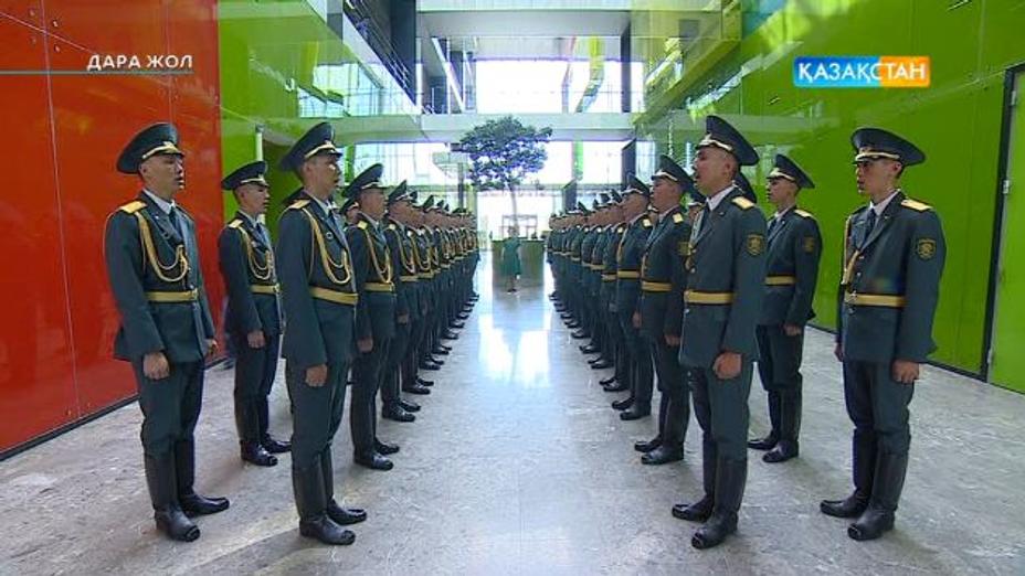 Сап түзеген жауынгері барда қазақтың күлкісі шат, ұйқысы тыныш (ВИДЕО)