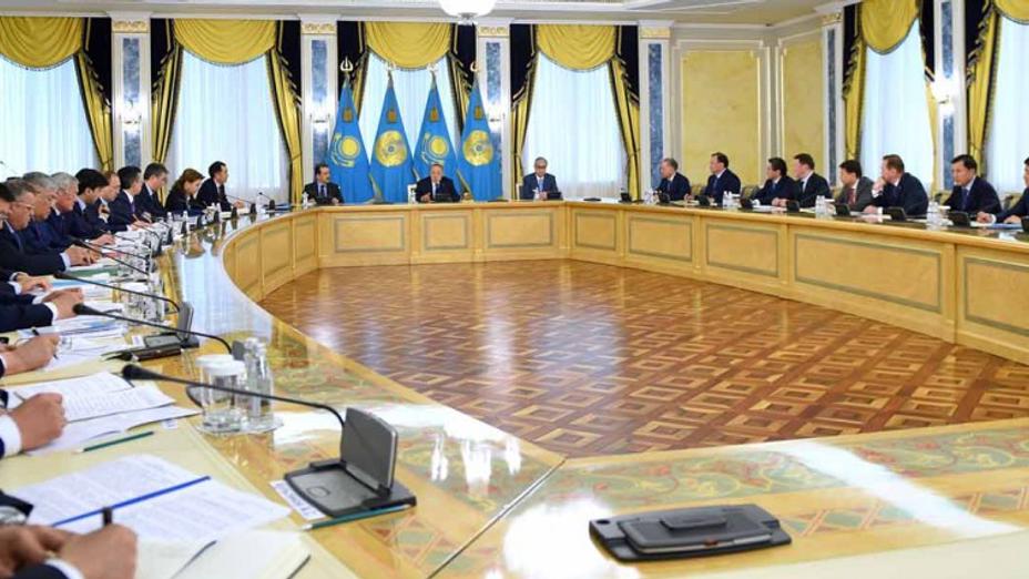 Елбасы Нұрсұлтан Назарбаев Үкімет мүшелері және облыс әкімдерімен кеңес өткізді