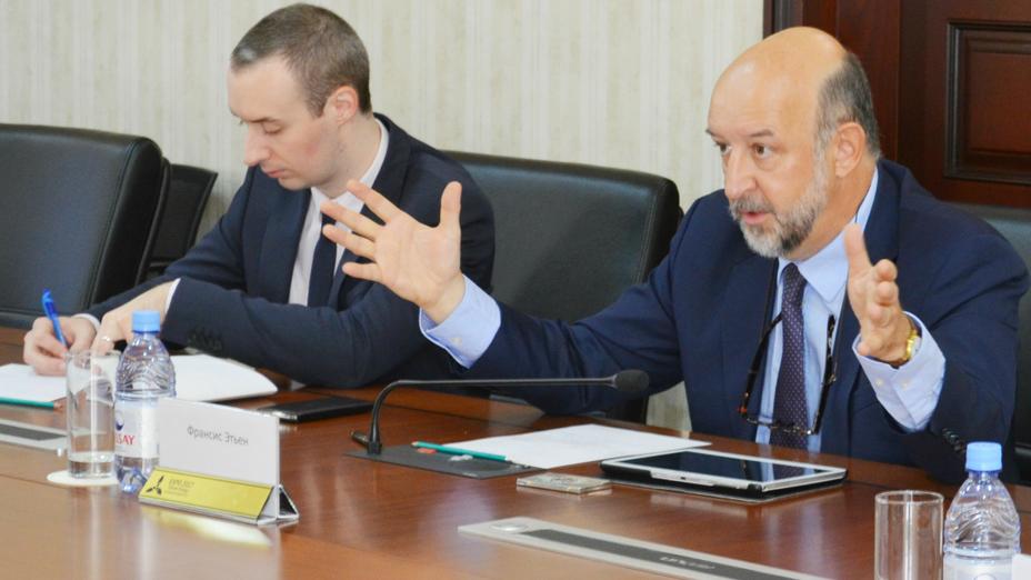 Ахметжан Есімов Франсис Этьенмен кездесті