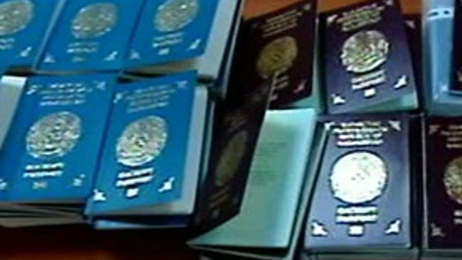 В Алматы задержаны граждане Гонконга с сотнями бланков загранпаспортов РК
