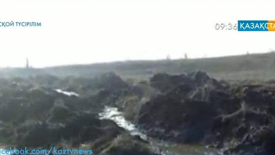 Батысқазақстандық кәсіпорын өкілдері зиянды қалдықтарды елді мекен маңына төгіп келген