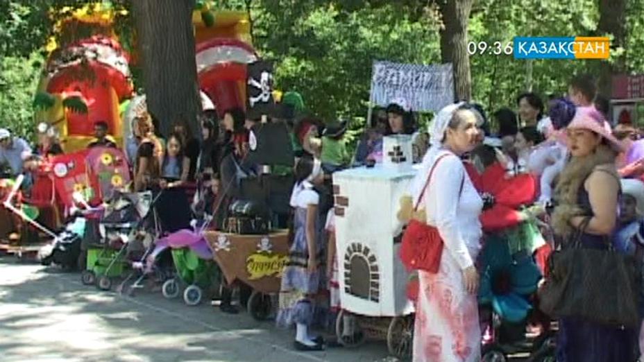 Орал қаласында бесік арбаларының шеруі өтті