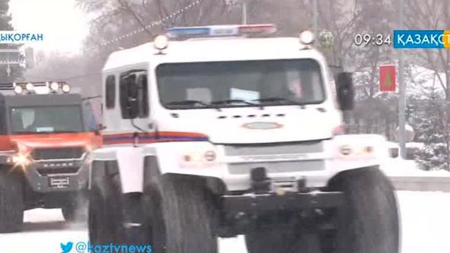 Талдықорғанда тәртіп сақшылары мен өрт сөндірушілерге жаңа техникалар тапсырылды