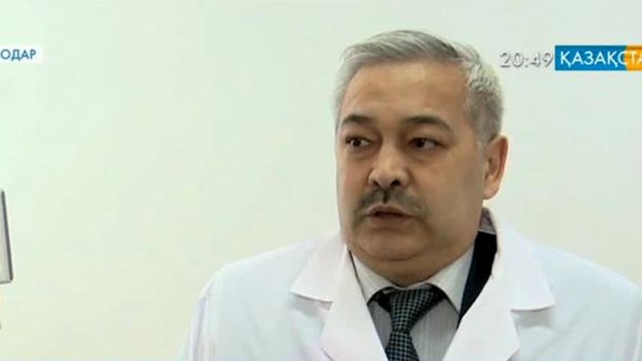 Балдақпен жүретін дәрігер аурухана басқарады